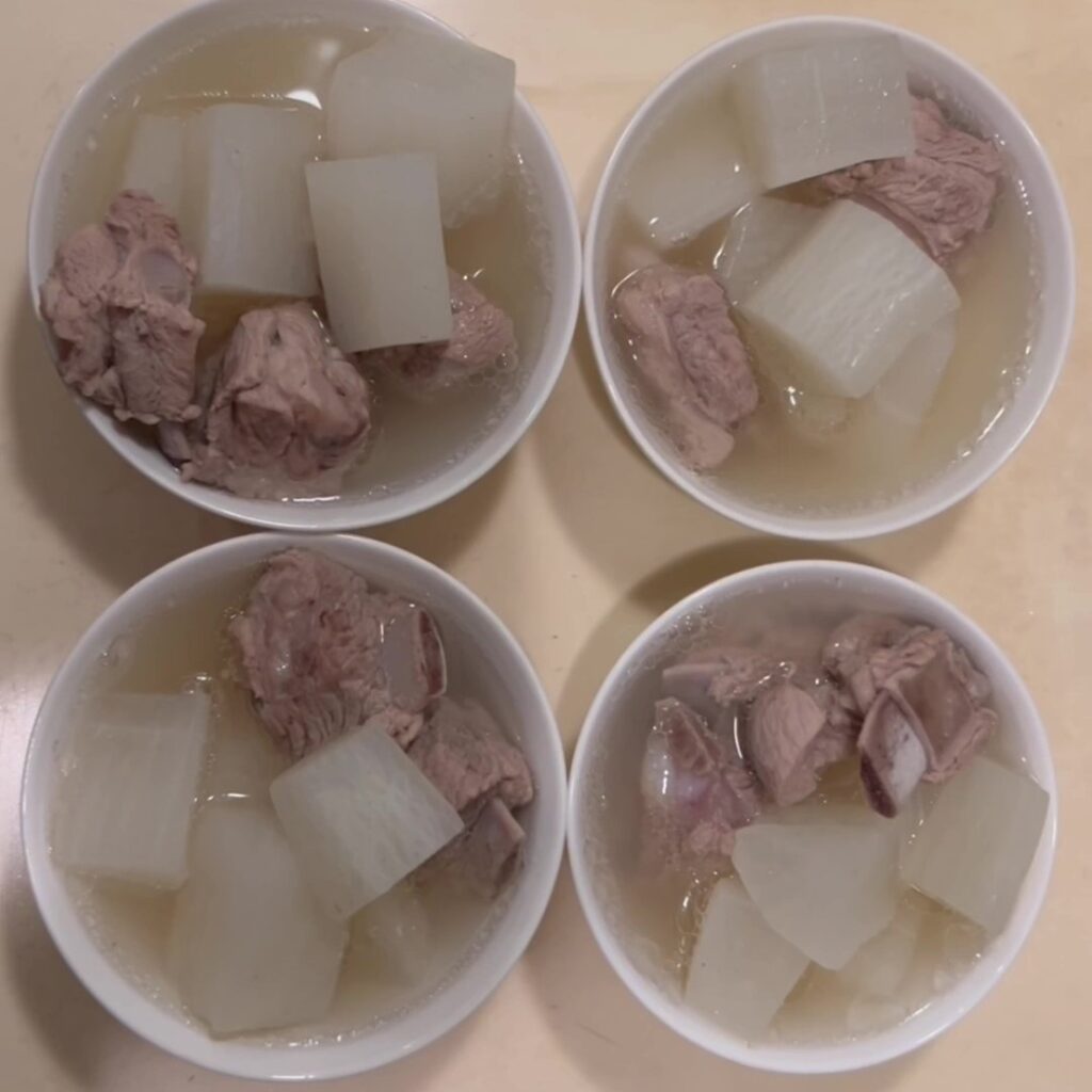 Boiled Daikon (White Radish) Soup with Pork Ribs