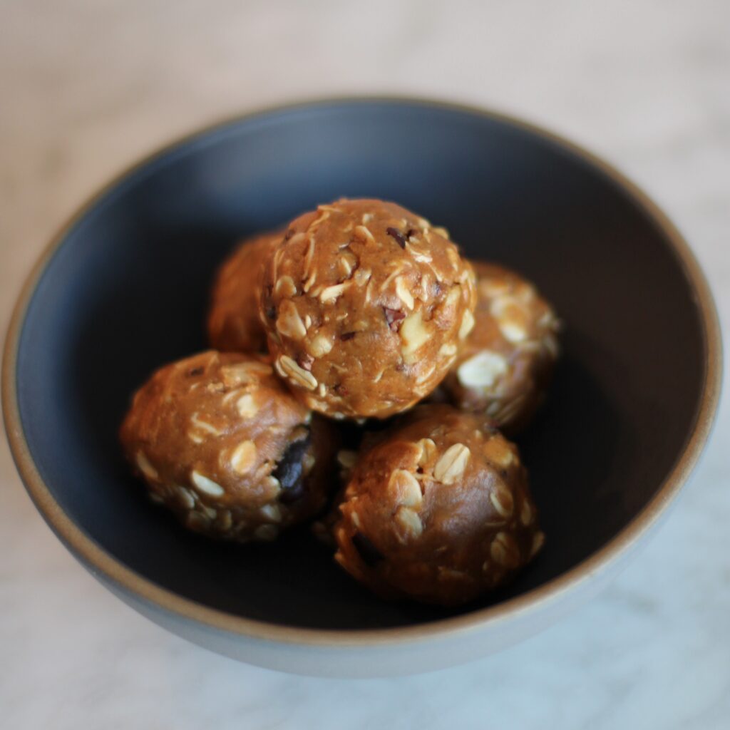 Peanut Butter and Oat Energy Bites